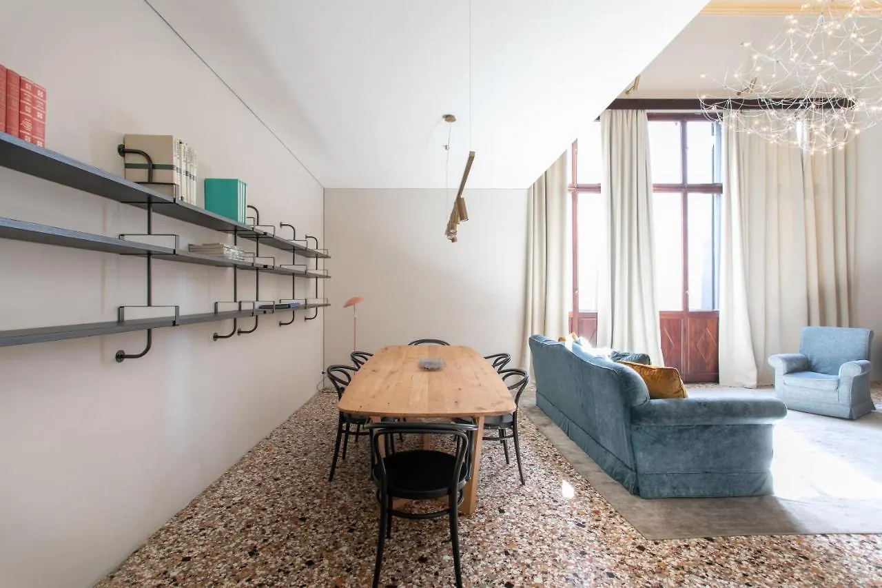 Infinite House Ca' Vendramin Apartment Venice Italy
